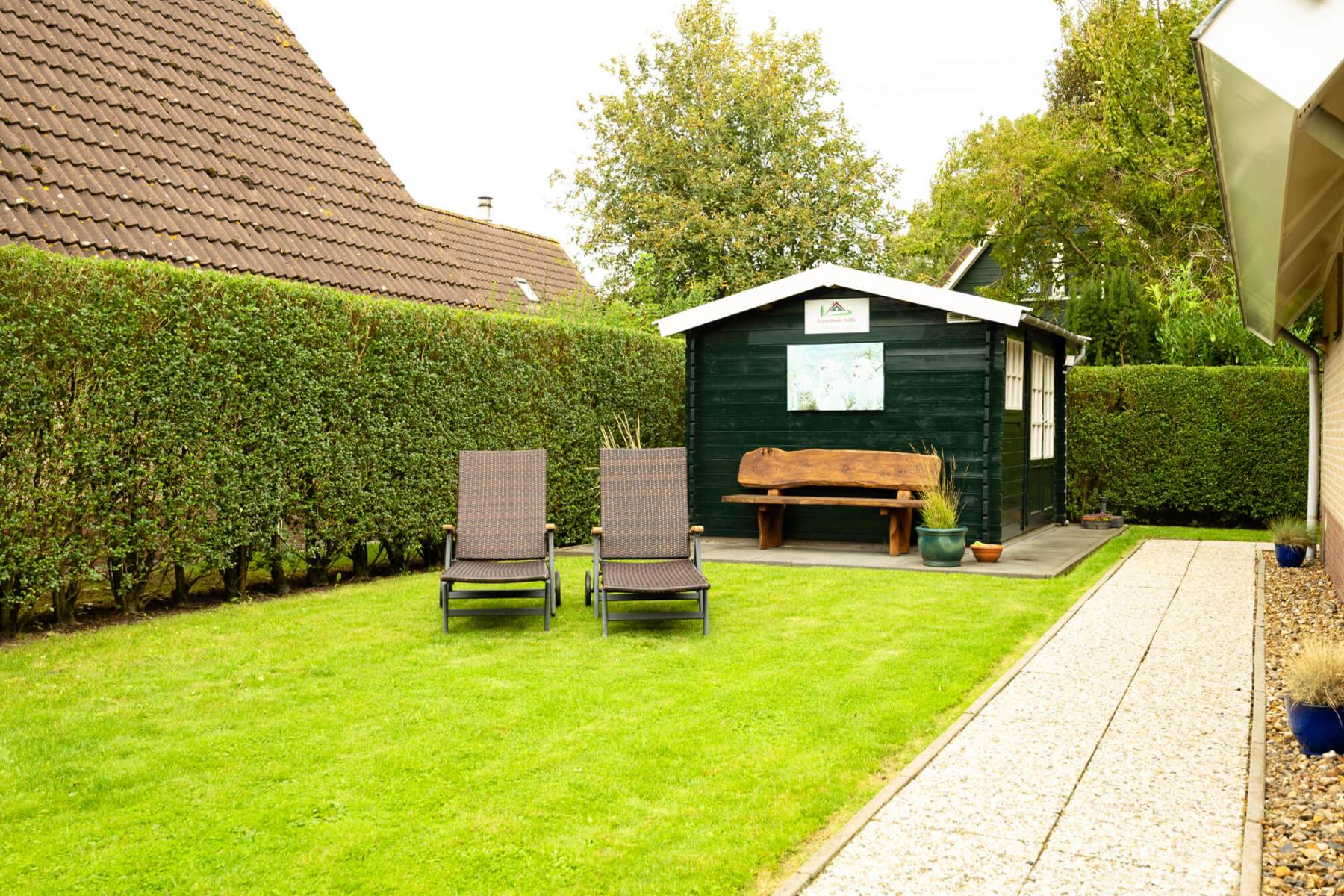 Gartenhütte mit Liegen in der Nähe von St. Maartenszee