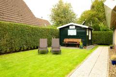 Gartenhütte mit Liegen in der Nähe von St. Maartenszee