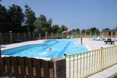 Das Schwimmbad im Park De Wielen