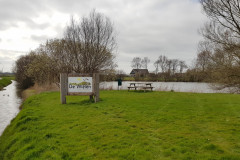 Die Einfahrt zum Park De Wielen